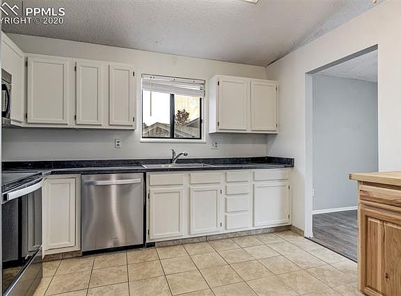 4th image of 5245 Clavelito Ln