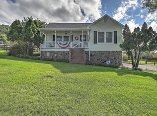 347 Ellis Ln, Mount Carmel, TN 37645