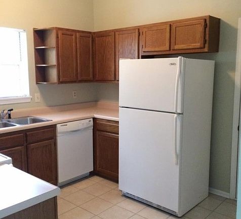 5th image of 7353 Pebblebrooke East Dr