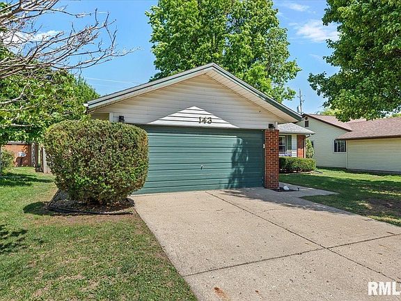3rd image of 143 Springbrook Dr