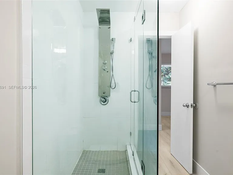 3056 Shipping Ave #2 — Photo 29