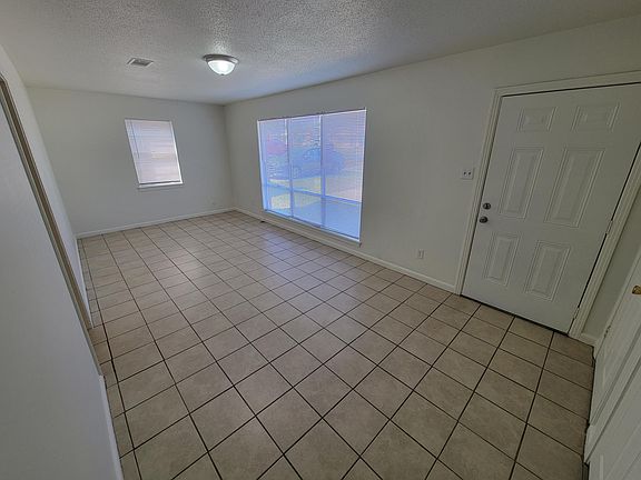2nd image of 824 Jane Dr #824