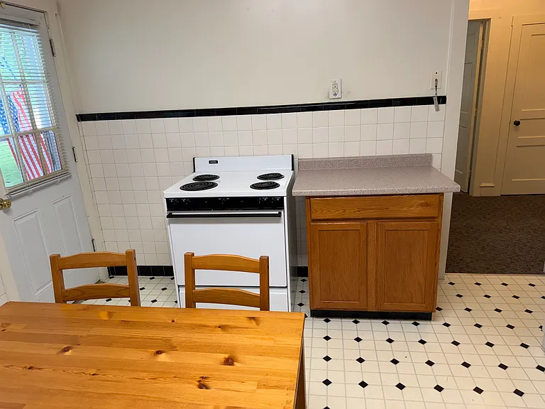 202-208 Main St #202 — Photo 9