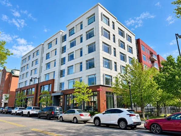 99 Sumner St #305, Boston, MA 02128
