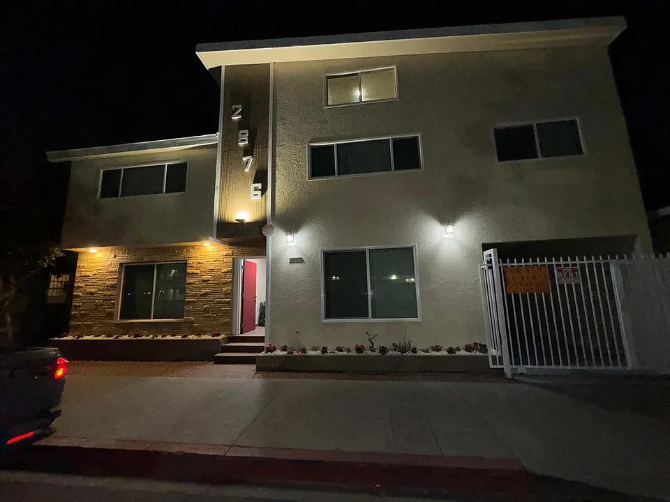 2876 Saturn Ave