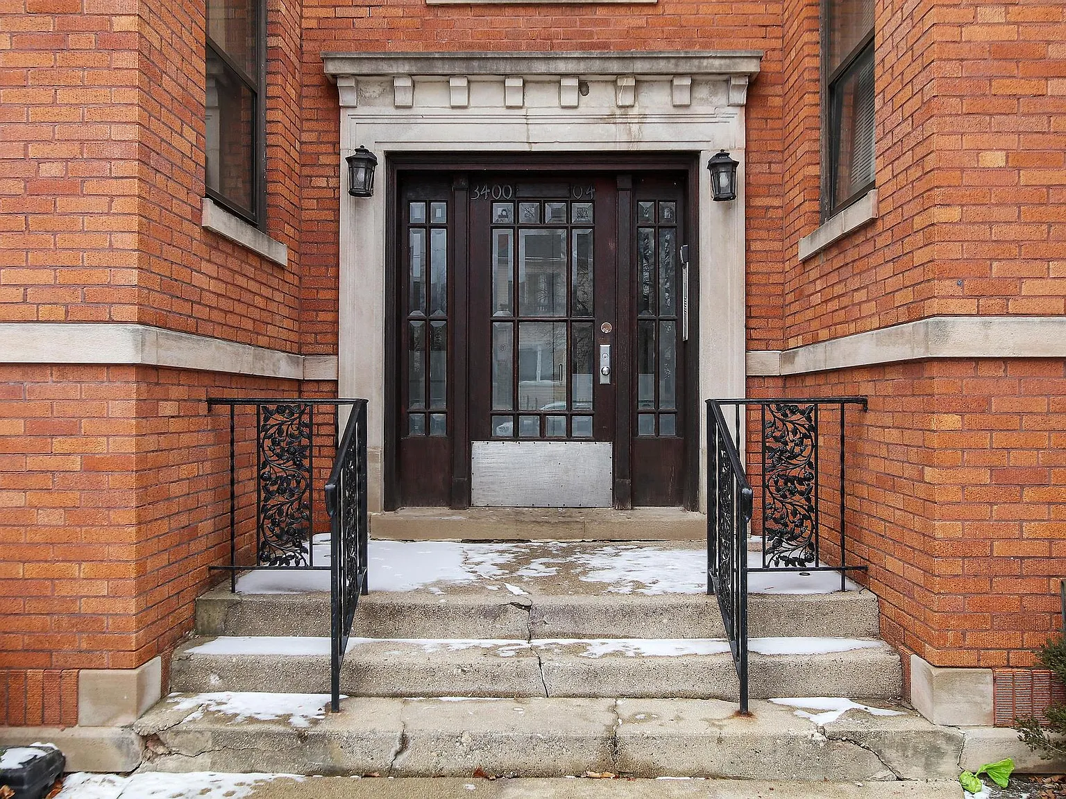 3400-04 N. Springfield/3906-08 W. Roscoe — Photo 2