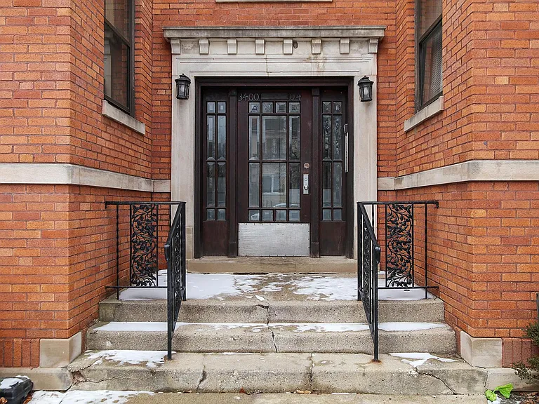3400-04 N. Springfield/3906-08 W. Roscoe — Photo 2