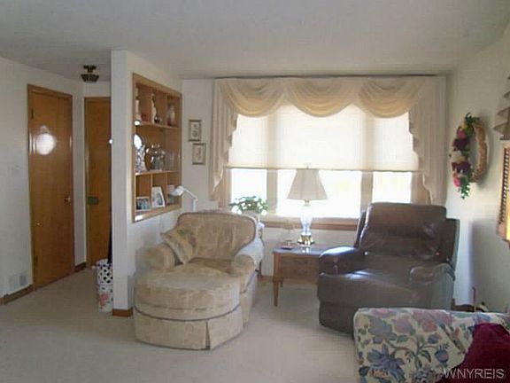 4th image of 1120 Parker Blvd
