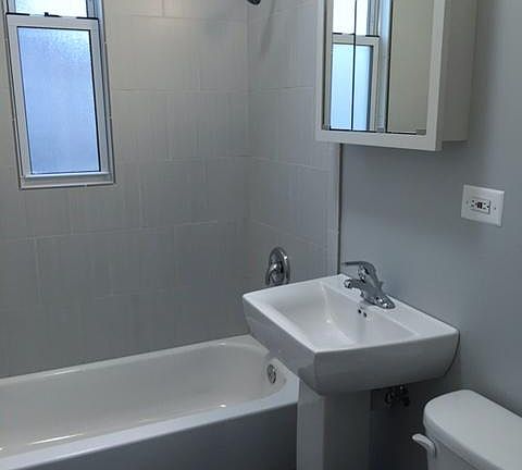 4th image of 3309 N Southport Ave #K2r