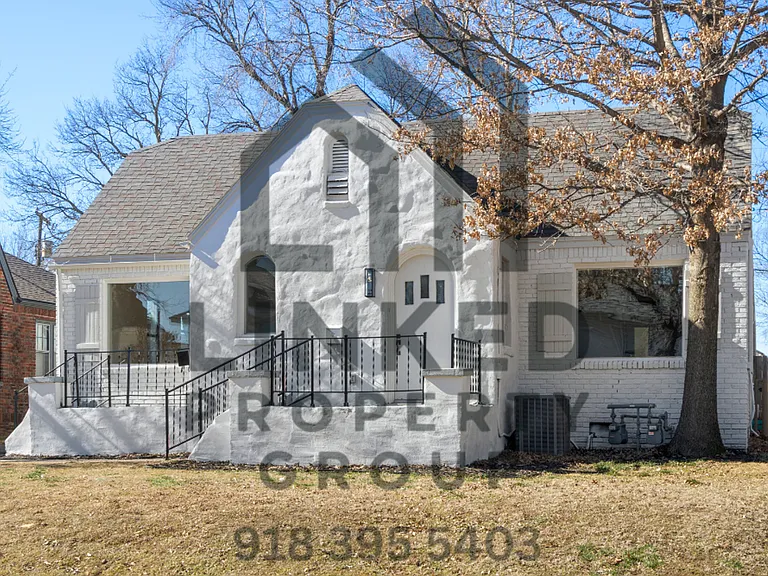 1338 S Florence Ave — Photo 7