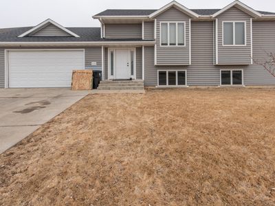 1259 6th St E, Dickinson, ND, 58601