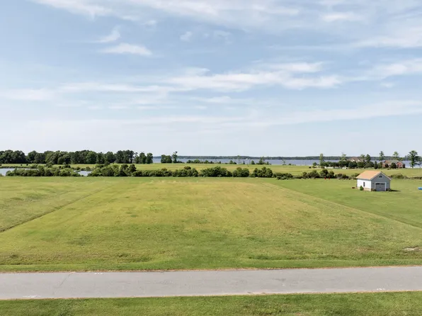 216 Bald Eagle Pointe Dr, Hertford, NC 27944