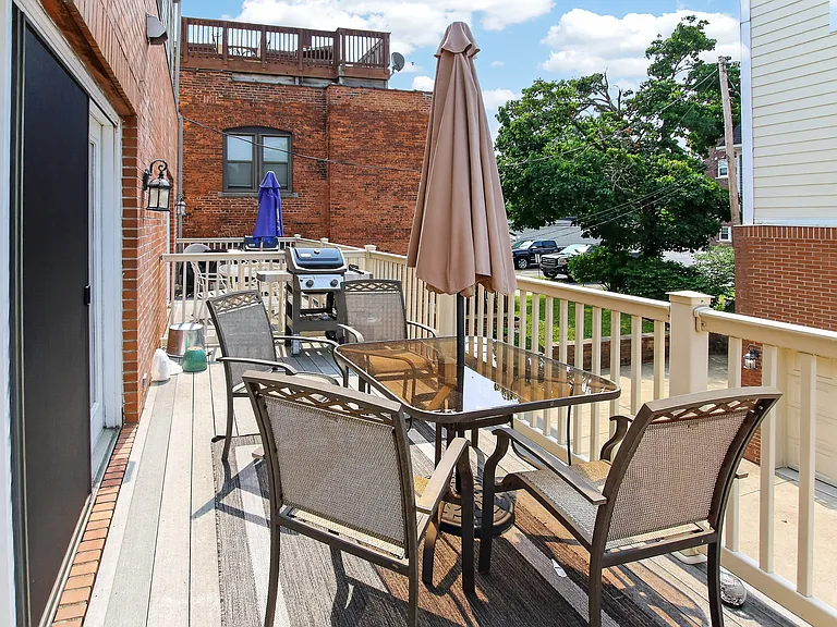 10933 Detroit Ave — Photo 12