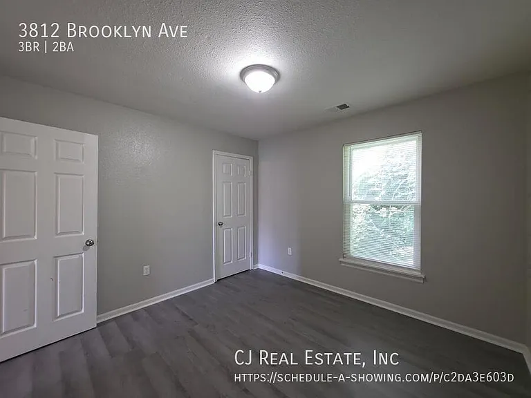 3812 Brooklyn Ave — Photo 9