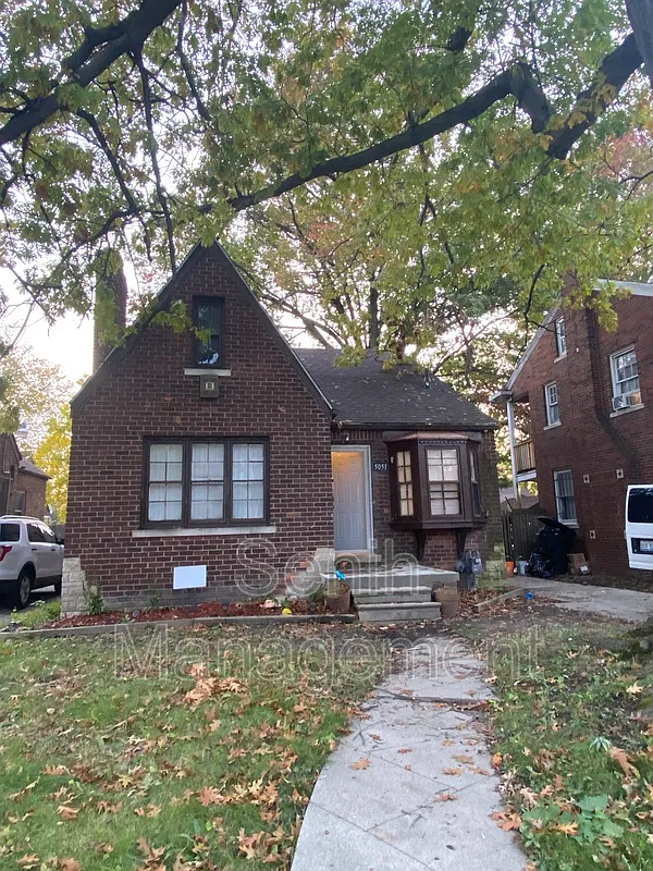 5051 Berkshire St photo 1