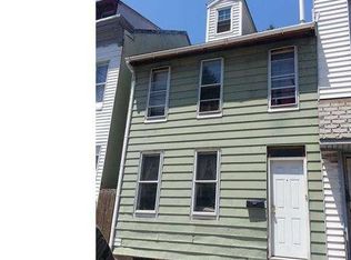 858 N 8th St, Reading, PA 19604