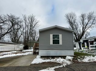 616 6th St, Bloomington, IL 61704