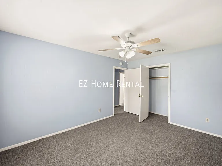 2907 W Greens Rd — Photo 23
