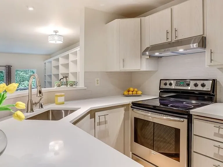 4336 W Lake Sammamish Pkwy SE #D118 — Photo 9