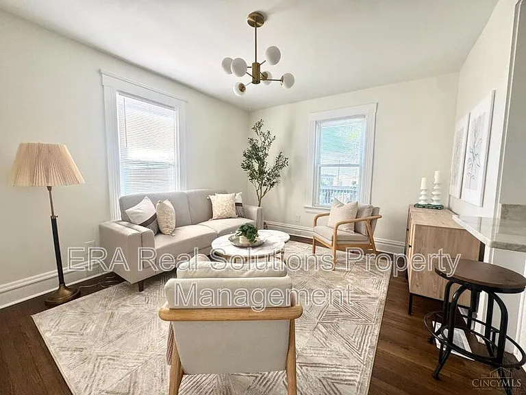 1600 Brewster Ave — Photo 8