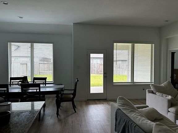 4th image of 1080 Clearwood Dr