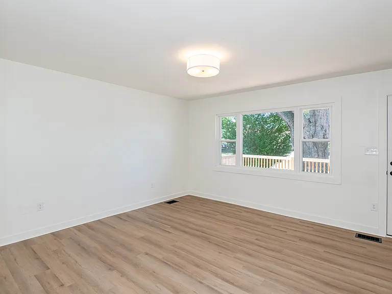 77 Ridgebury Dr — Photo 20