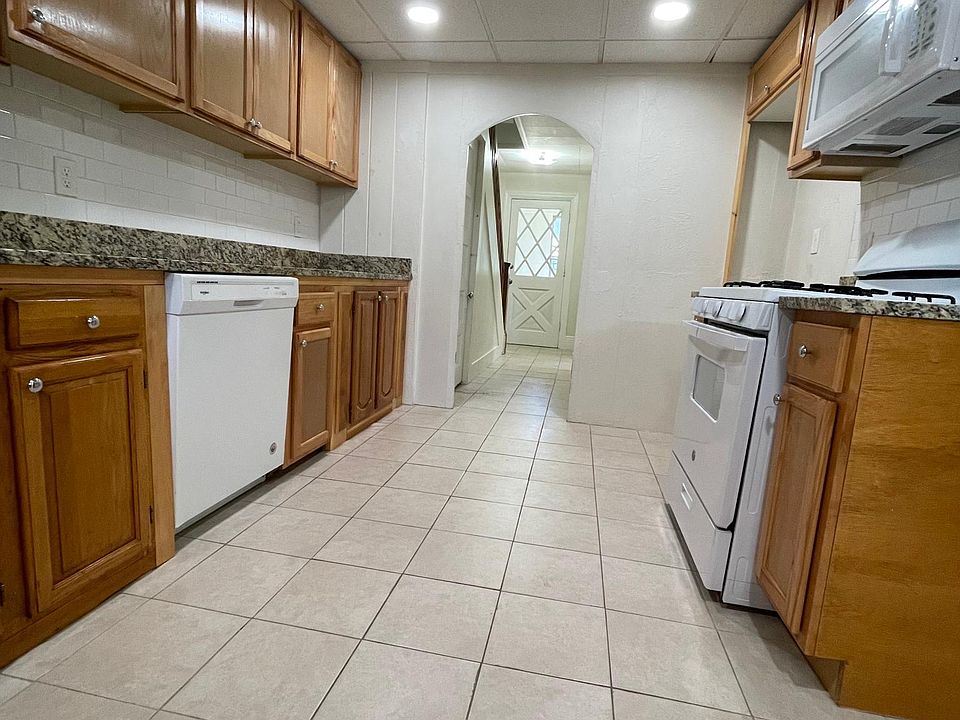 1st image of 36 Sampson St #36