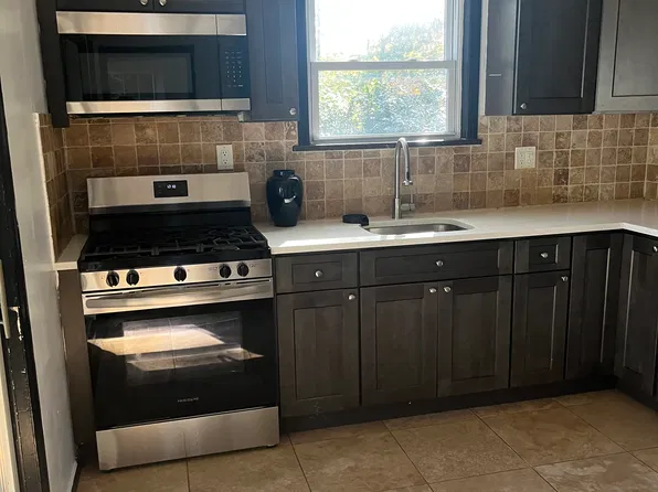 210 Warner Rd, Huntington, NY 11743