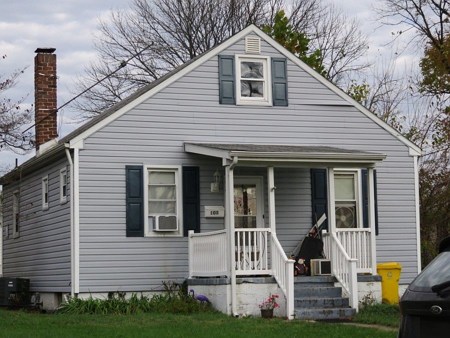 1st image of 108 2nd Ave S