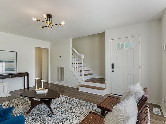 5th image of 523 Fox Trot Dr