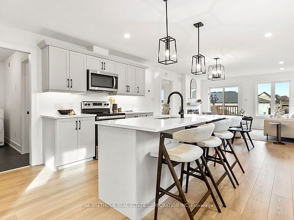 2nd image of 1026 Saint John St