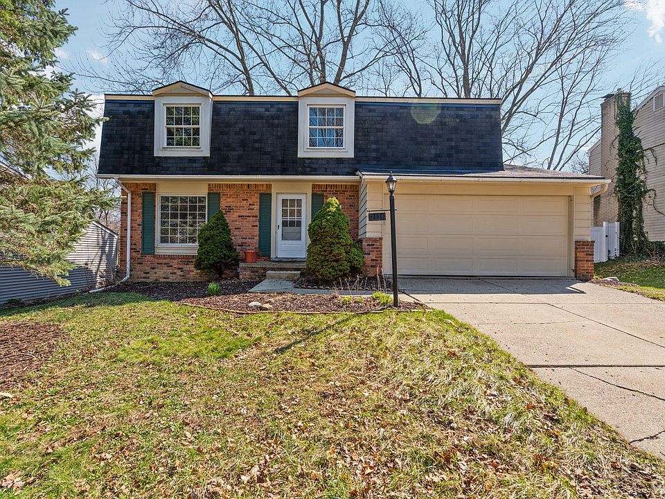 1st image of 2431 Roanoke Dr