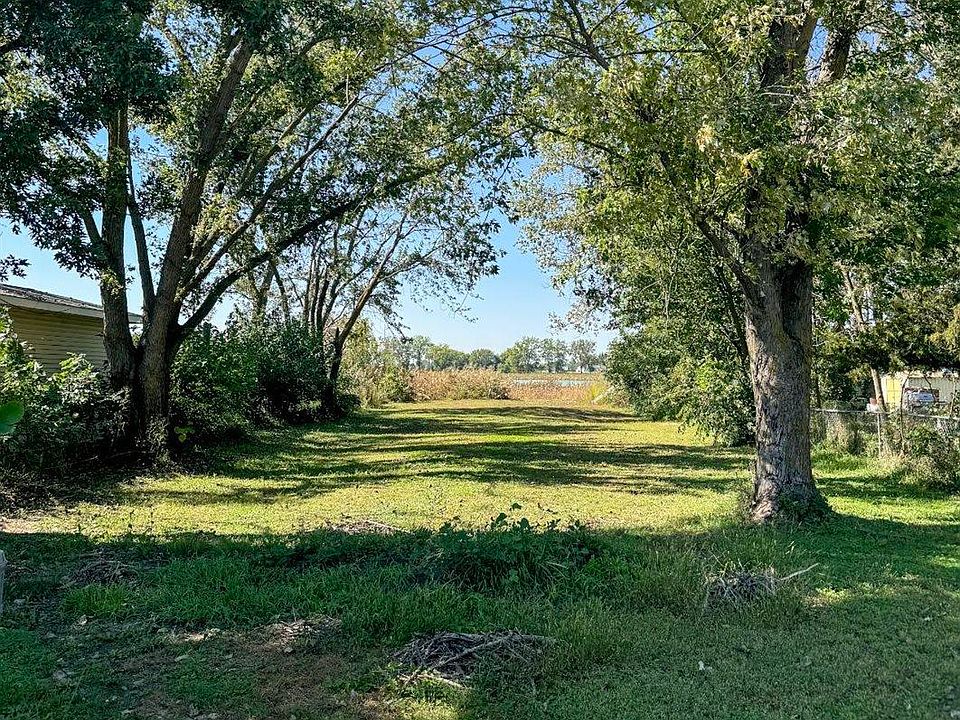 2nd image of 22870 Dogwood Loop