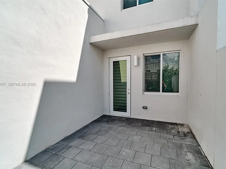 10447 NW 66th St — Photo 29