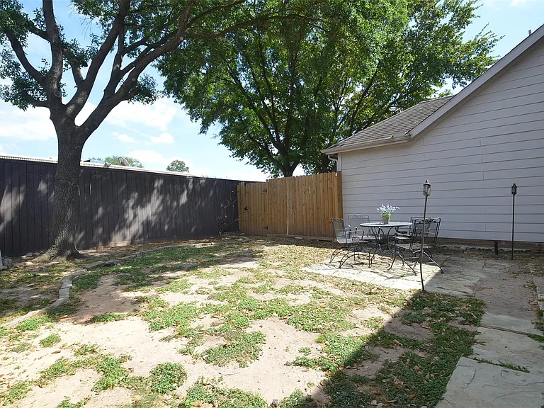 2911 Meadowglen Cv — Photo 46