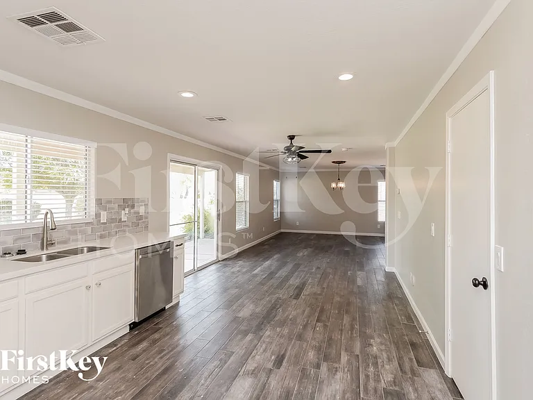 28590 N Obsidian Dr — Photo 8