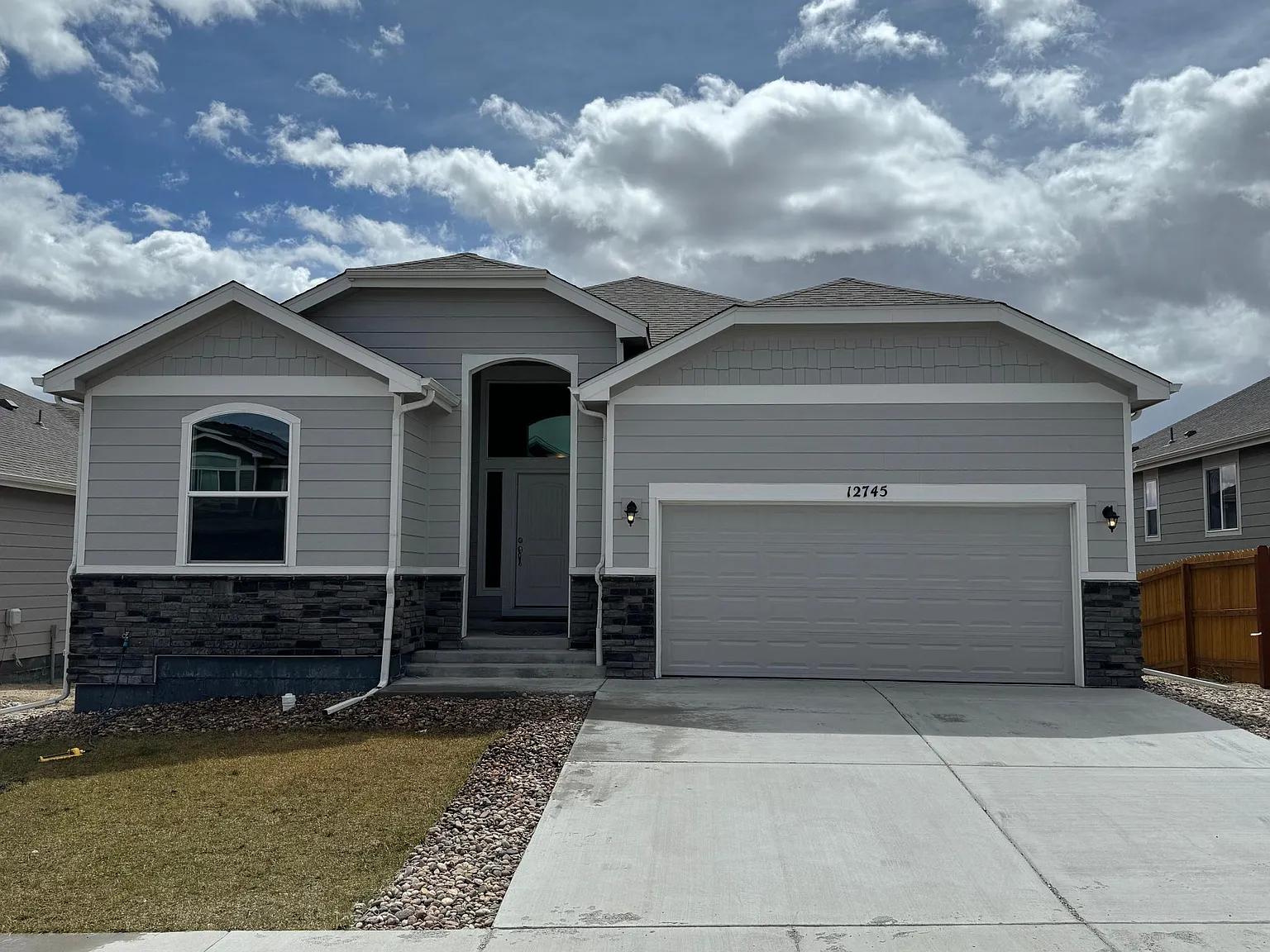 5 bed, 3379 sqft, $3,500 — Photo 2