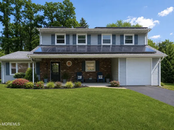 10 Violante Court, Eatontown, NJ 07724