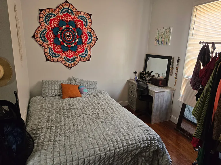 461 E Maxwell St — Photo 7