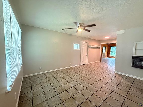 2nd image of 127 Kirkwood Cir