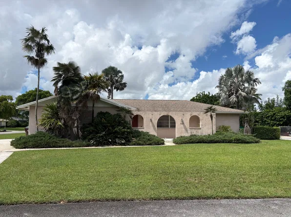 7525 Alpha Ct E, Lake Clarke Shores, FL 33406