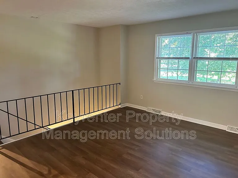 510 Shore Rd — Photo 7