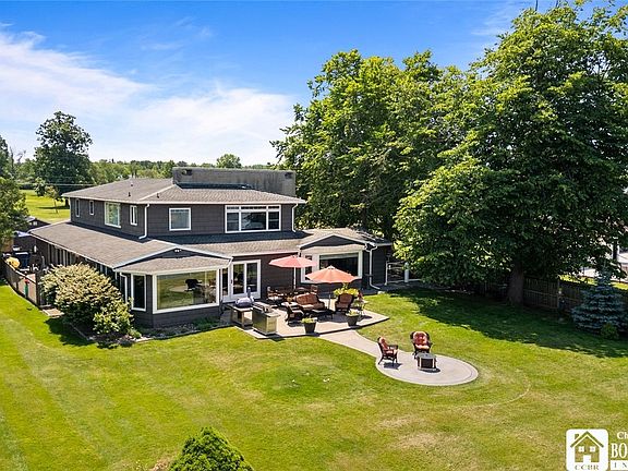 2nd image of 4948 E Shorewood Dr