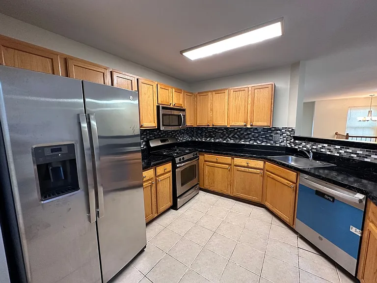 6913 Malachite Pl — Photo 15