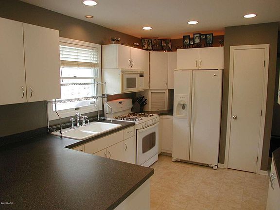 3rd image of 5491 Pleasant Valley Ct SW