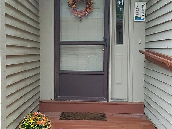 3rd image of 196 Pine Glen Dr #196