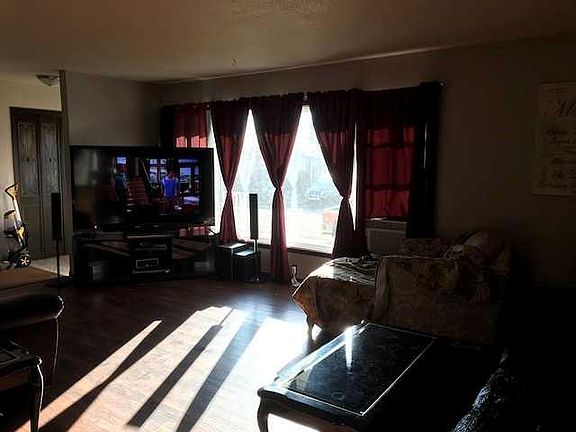 5th image of 712 N 3rd Ave