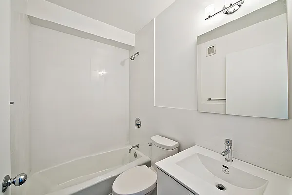 Rented by CORE | media 10