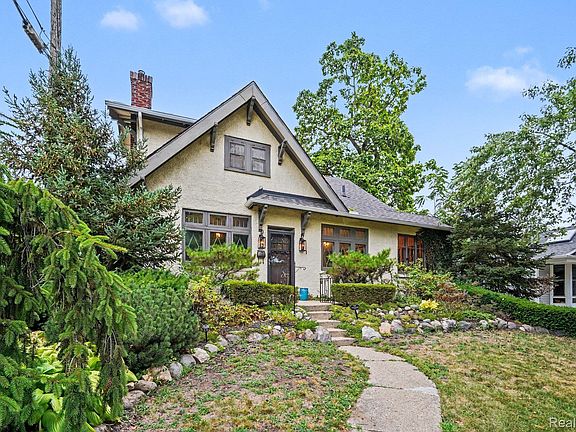 3rd image of 1 Kensington Blvd