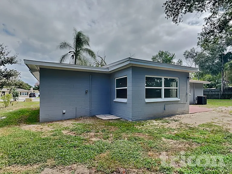 1404 Fernwood Pl — Photo 17